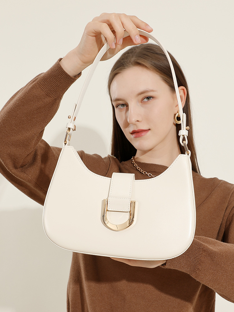 YY-BAG-005 Y2K metallic baguette bag in silver — wholesale Y2K handbag YANYAN