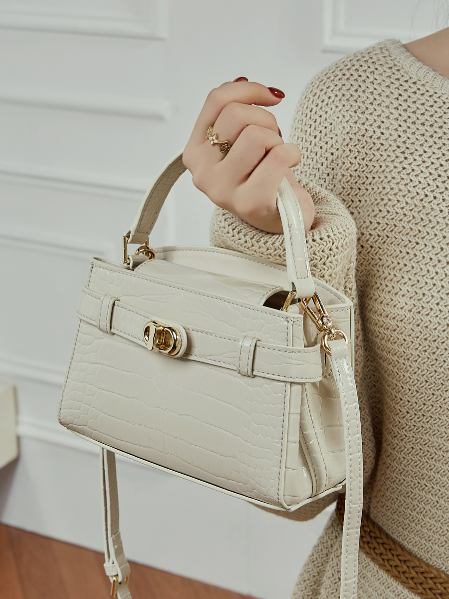 Bolso cuadrado mini con estampado cocodrilo — Lujo vegano de mano view 5
