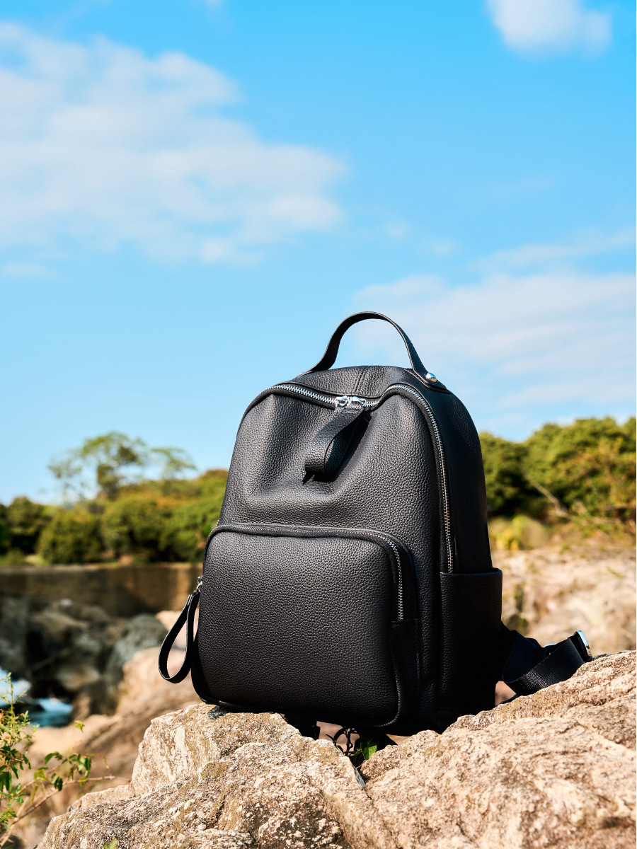 Cowhide Laptop Backpack — Large-Capacity Work & Travel view 4