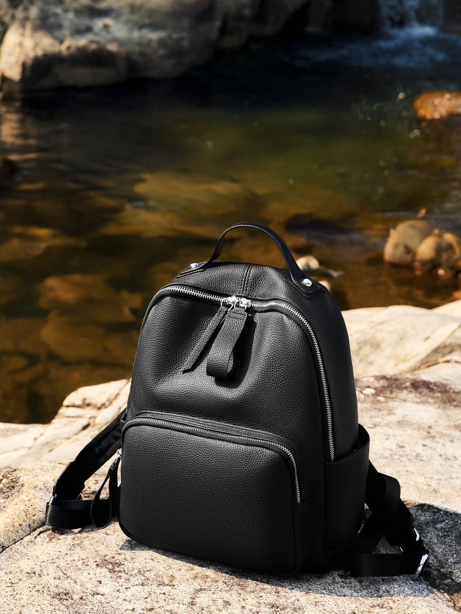 Cowhide Laptop Backpack — Large-Capacity Work & Travel view 5