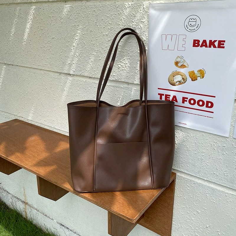 حقيبة ظهر من جلد PU للبيع بالجملة OEM — مصنع حقائب YANYAN Bags في قوانغتشو