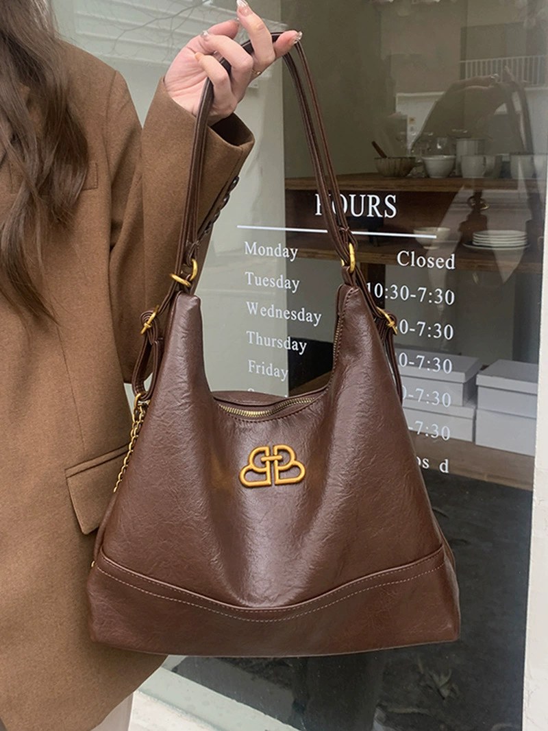 حقيبة ظهر من جلد PU للبيع بالجملة OEM — مصنع حقائب YANYAN Bags في قوانغتشو
