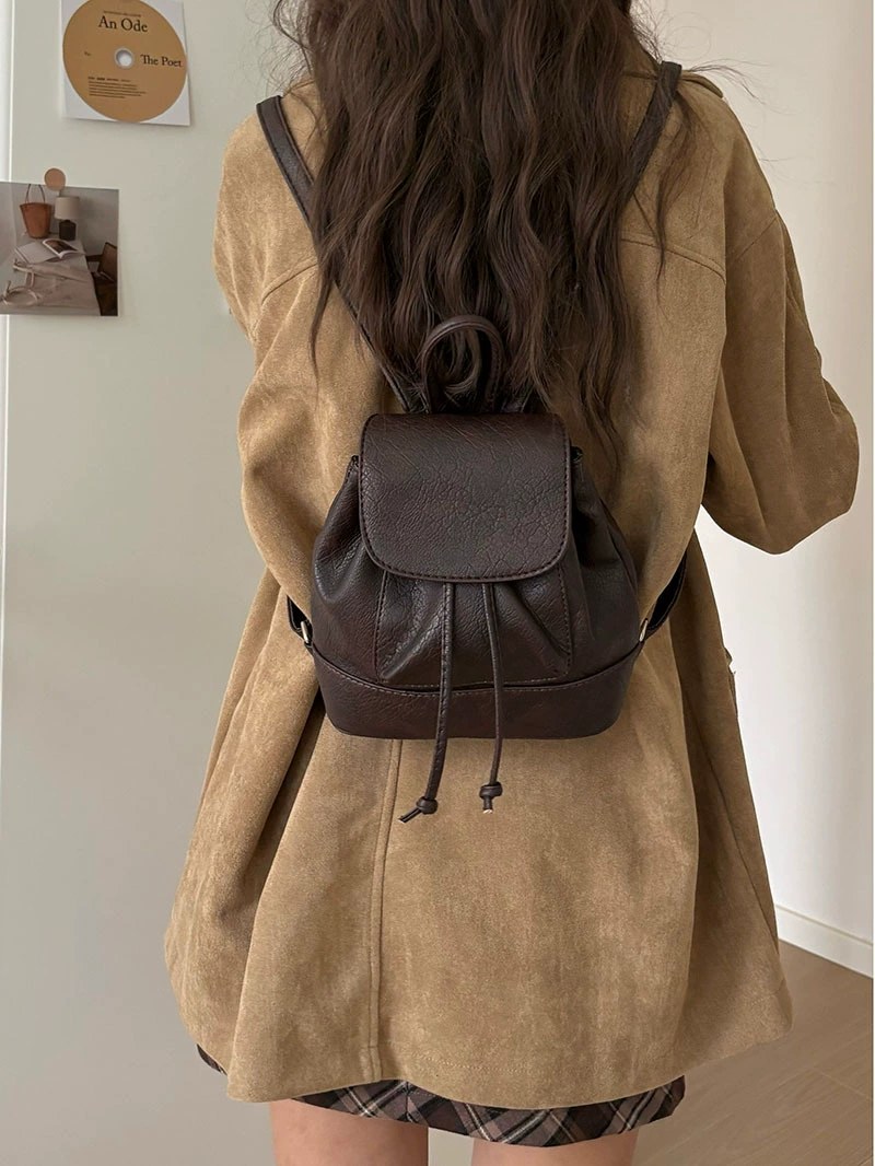 حقيبة ظهر من جلد PU للبيع بالجملة OEM — مصنع حقائب YANYAN Bags في قوانغتشو