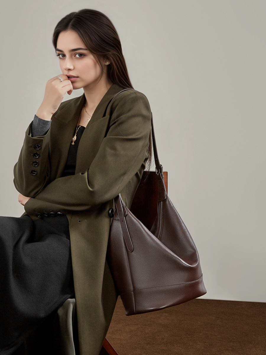 YY-BUC-014 cowhide large commute bucket bag in coffee — wholesale large bucket bag manufacturer YANYAN