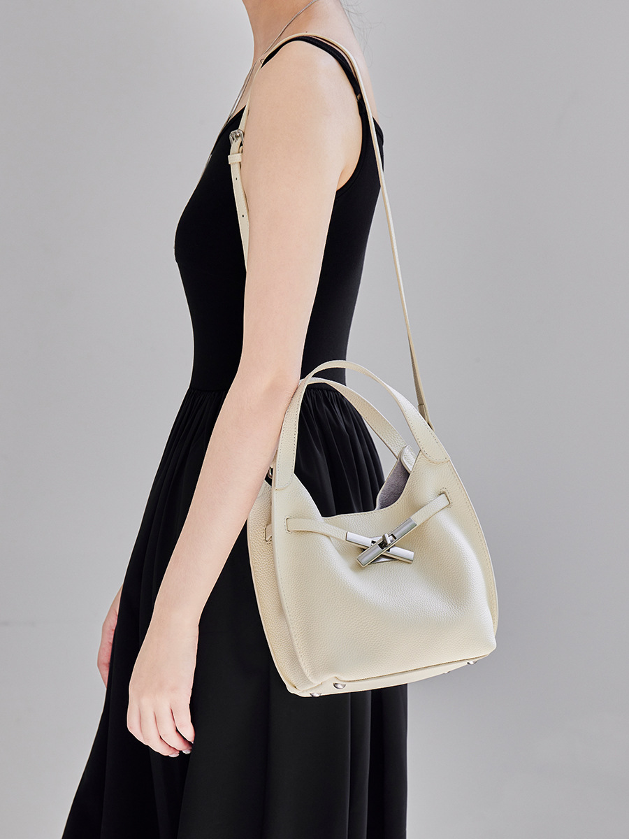 YY-BUC-016 TC cowhide market bucket bag in white — wholesale TC bucket bag manufacturer YANYAN