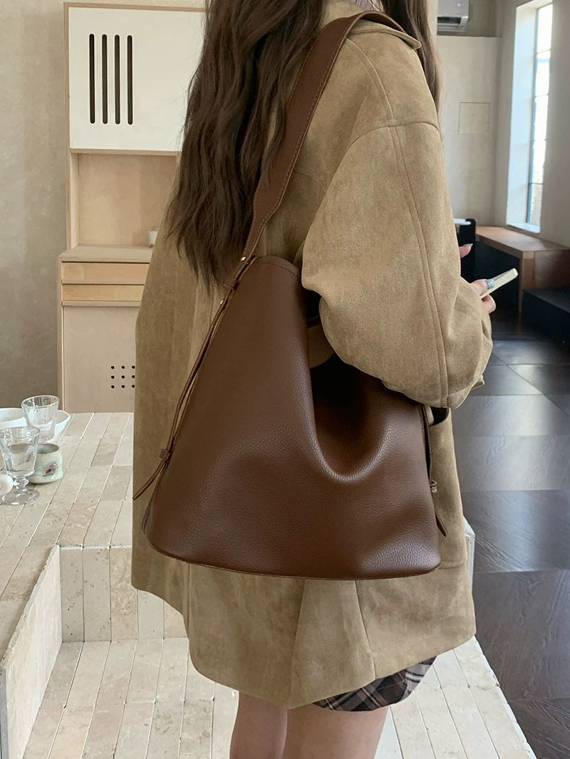 PU Leather Bucket Bag view 3