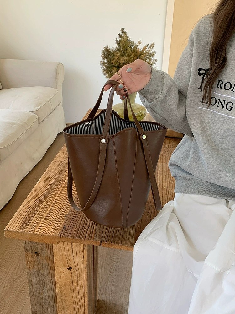 Bolso Cubo de Cuero PU view 3