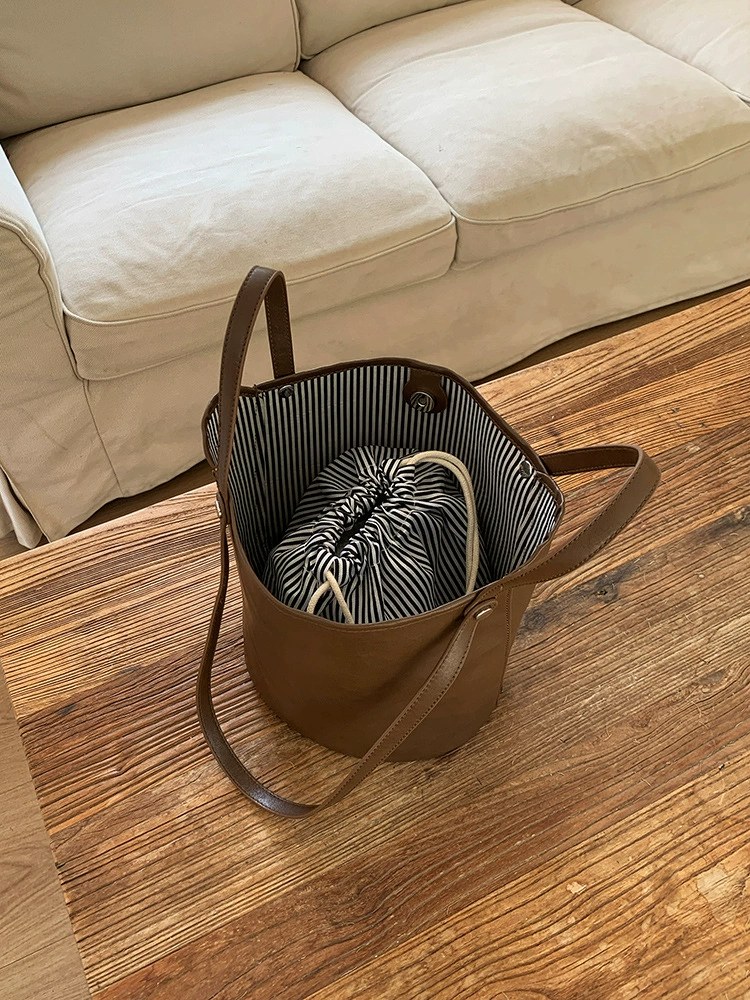 Bolso Cubo de Cuero PU view 4