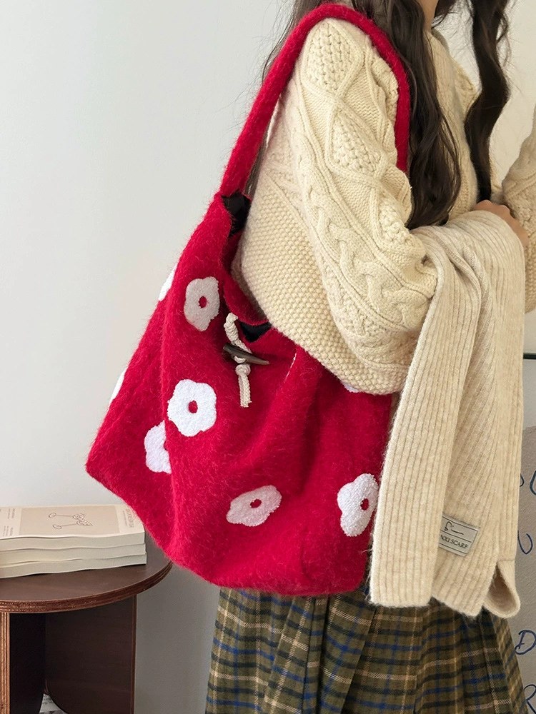 Bolso Cubo de Pelo Sintético Afelpado view 2