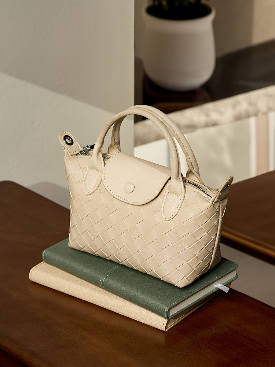 Woven Cowhide Dumpling Phone Bag — Designer Texture view 4