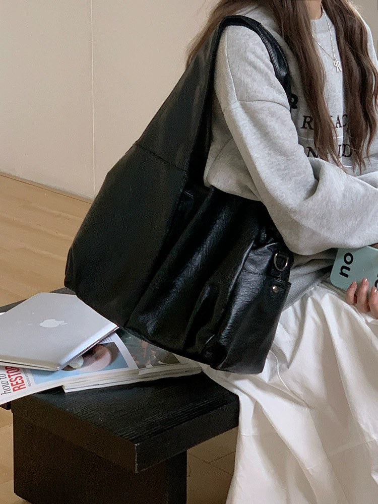 Black PU Leather Crossbody Bag view 3