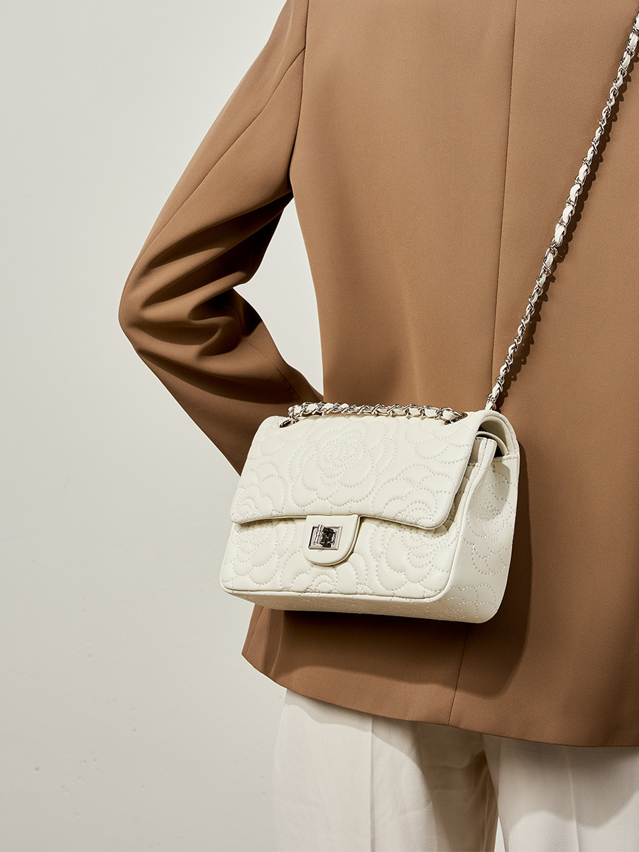 YY-QUI-002 diamond quilted chain shoulder bag in caramel — wholesale quilted shoulder YANYAN