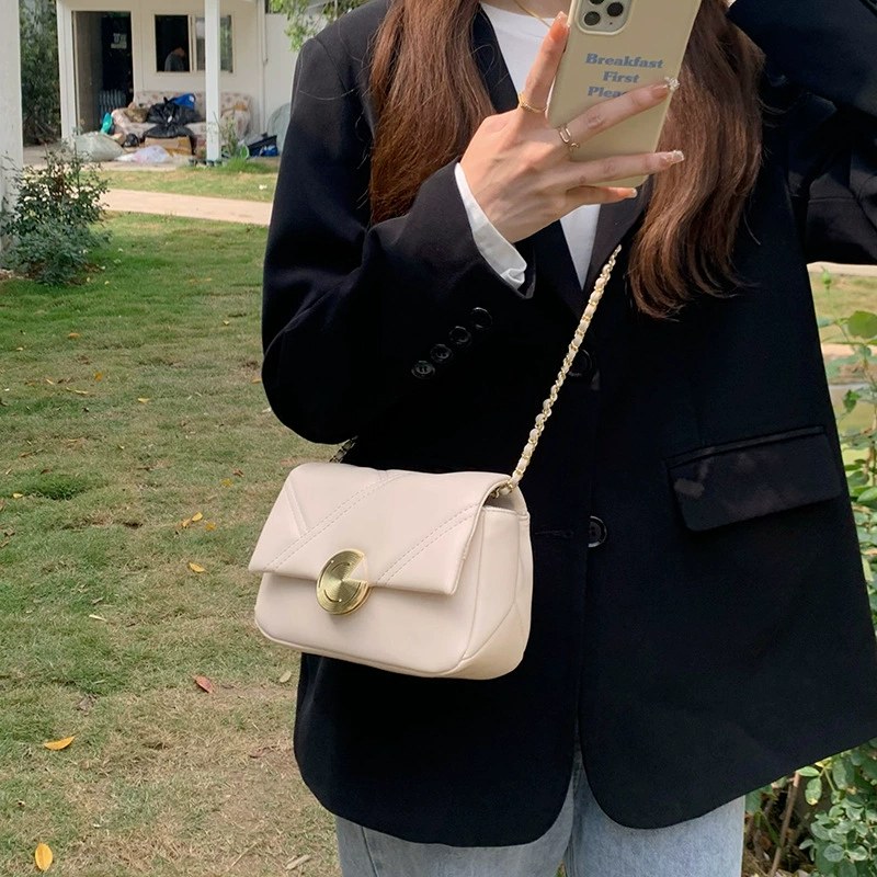 حقيبة سلسلة مبطنة من جلد PU view 3