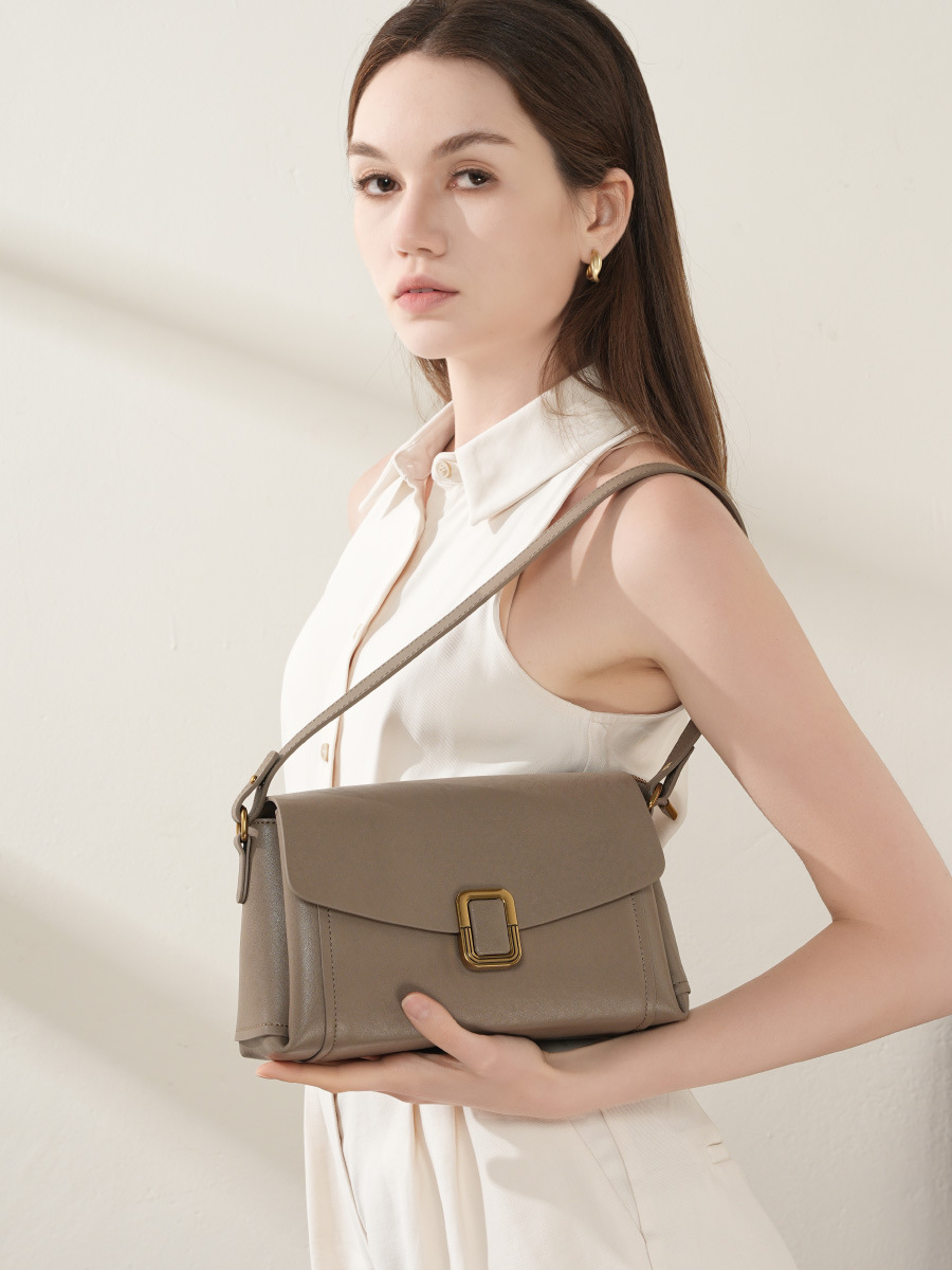 Quilted Chain Shoulder Bag — Wine view 3