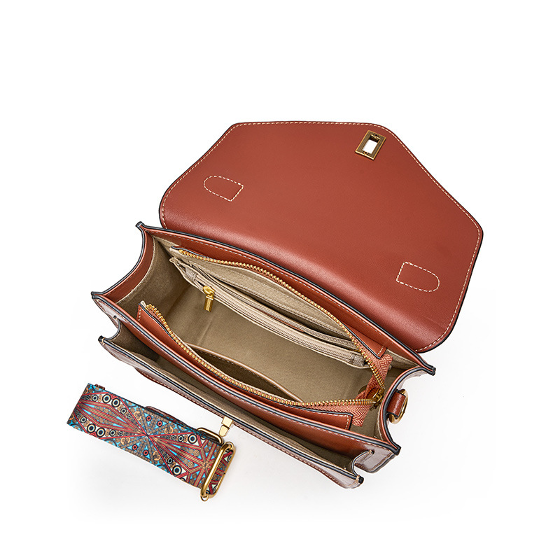 Vegetable-Tanned Cowhide Messenger Bag — Heritage Style view 5