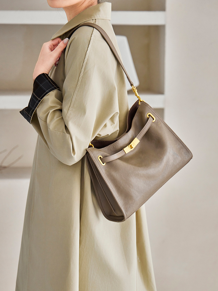 YY-SHO-011 vintage cowhide commute shoulder bag in baroque brown — wholesale leather shoulder bag YANYAN