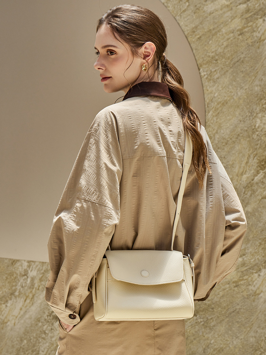 Soft Cowhide Tofu Shoulder Bag — Commute Underarm view 3