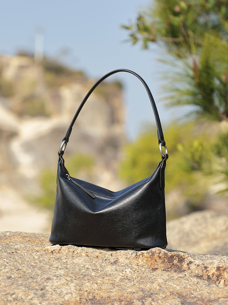 Veg-Tan Hobo Vintage Underarm Shoulder — Classic Slouch view 4