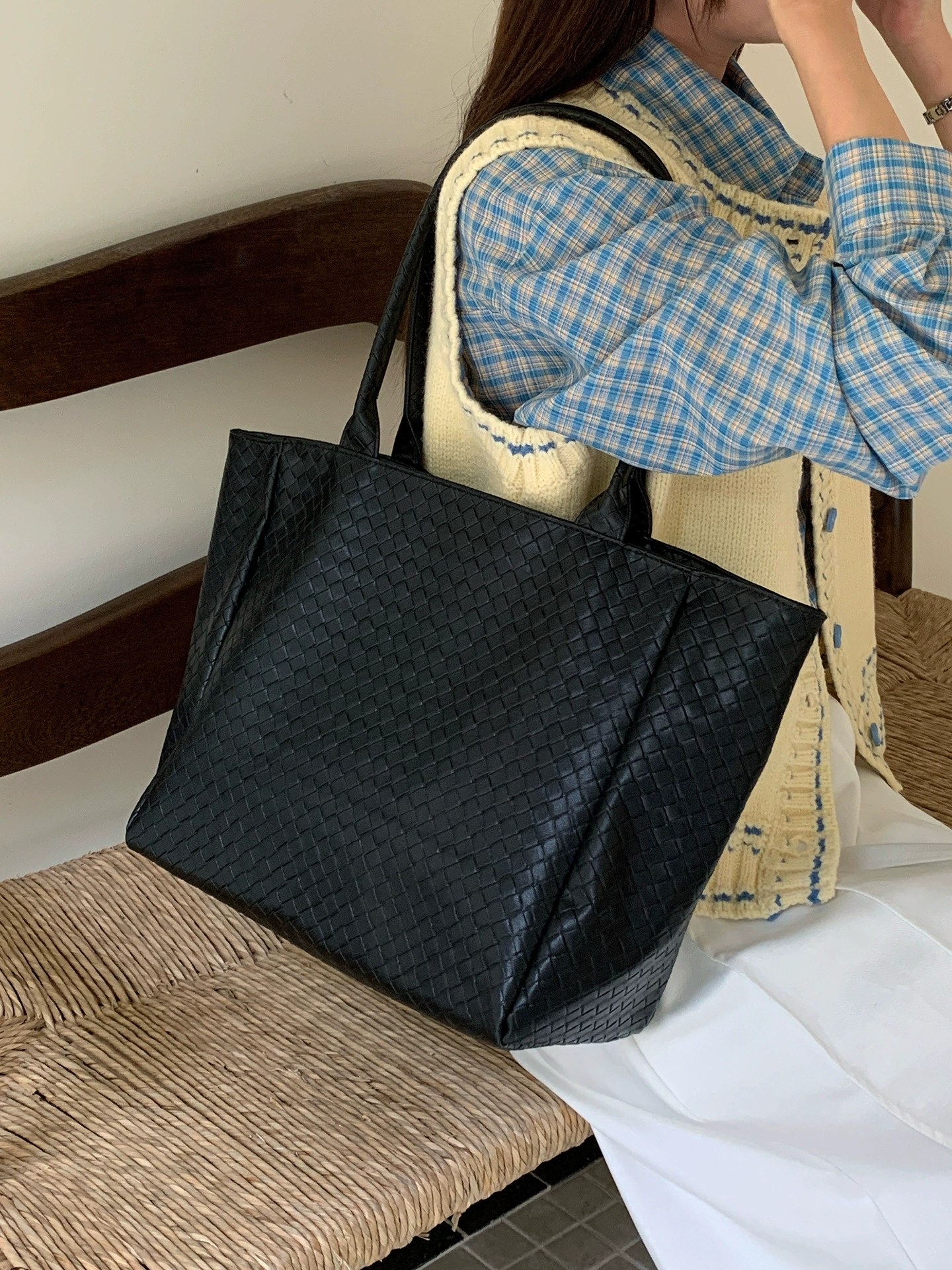 Black Woven Synthetic Shoulder Bag view 4