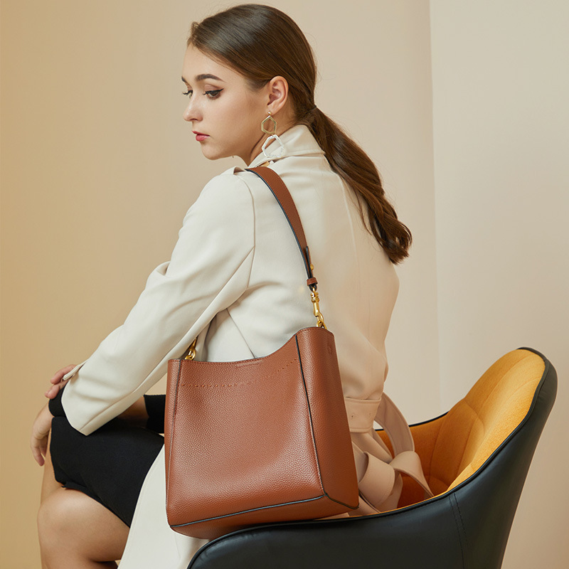 YY-TOT-011 cowhide tote-bucket hybrid bag in camel — wholesale large tote manufacturer YANYAN