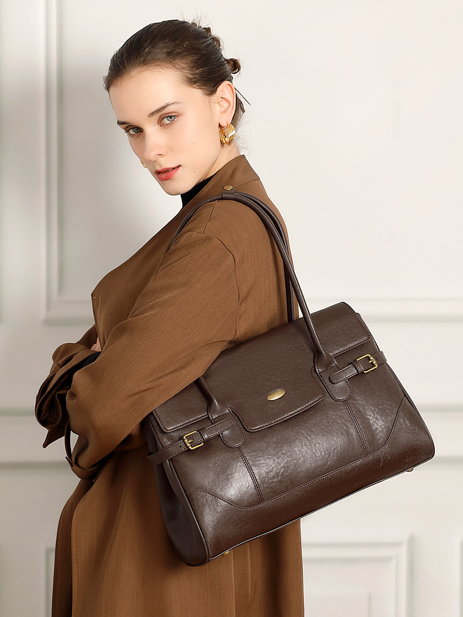 YY-TOT-013 vintage cowhide large commute tote in chocolate — wholesale large tote manufacturer YANYAN