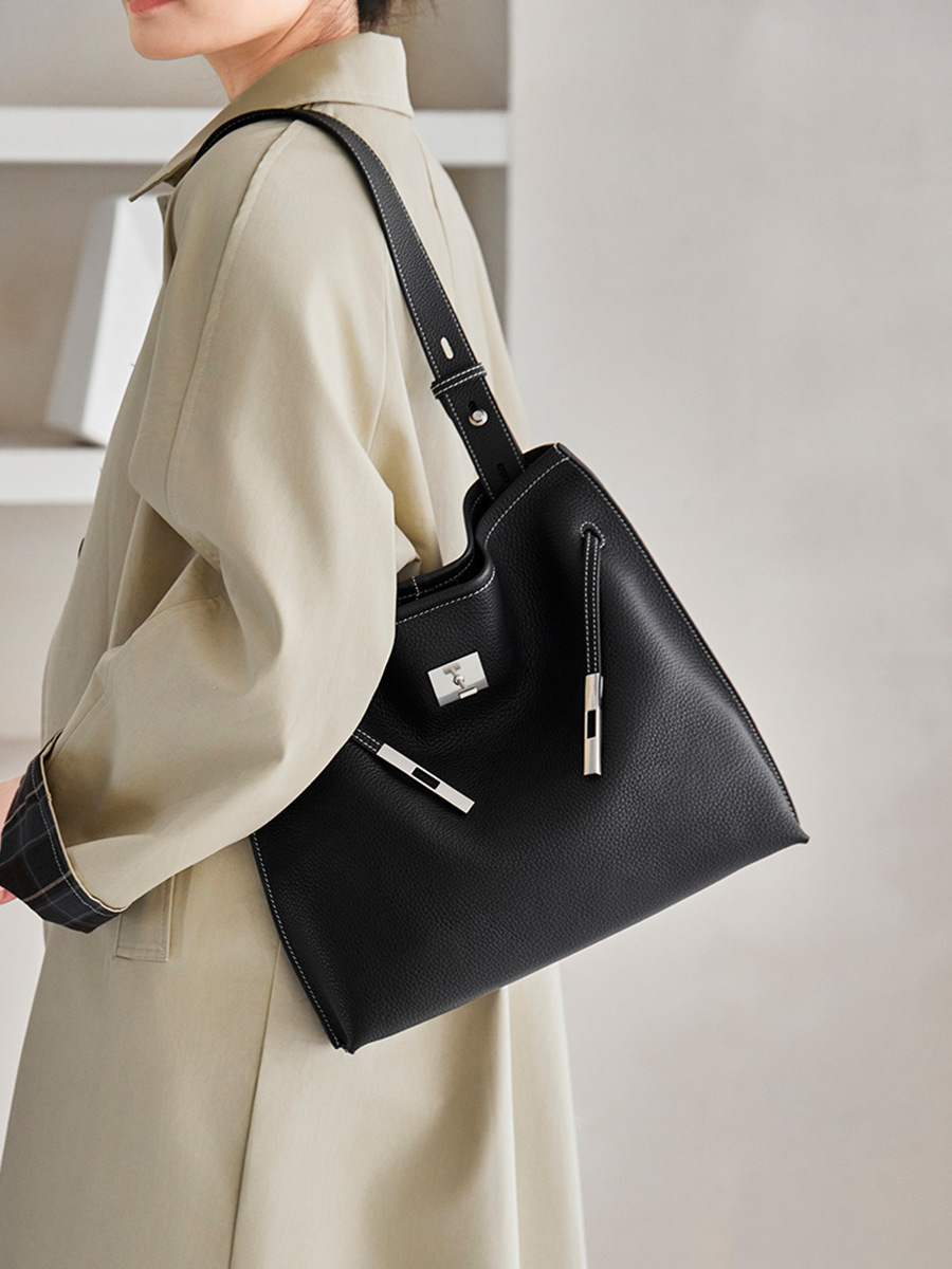 Heavy TC Cowhide Kelly Tote — Tall Vertical Commute view 2