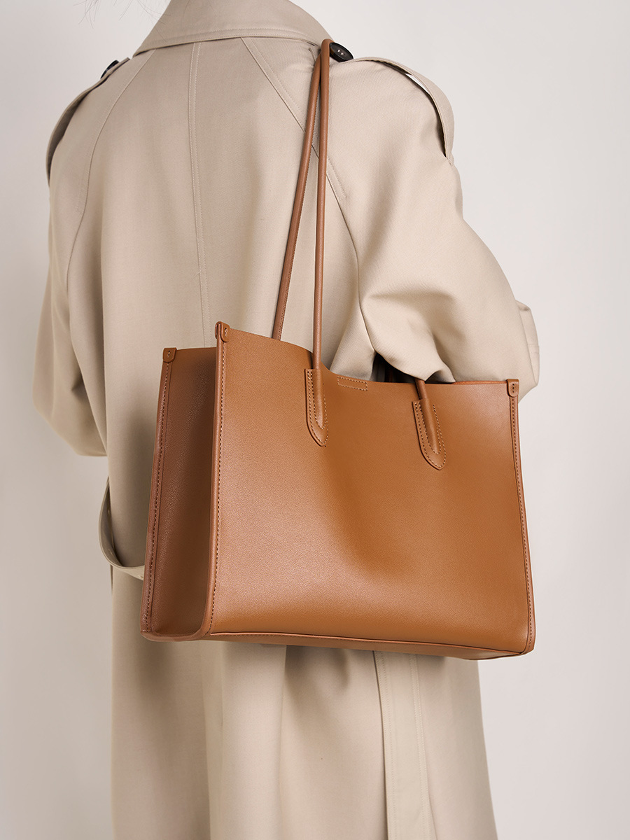 Soft Cowhide Premium Large Tote — Five-Colour Capsule view 2